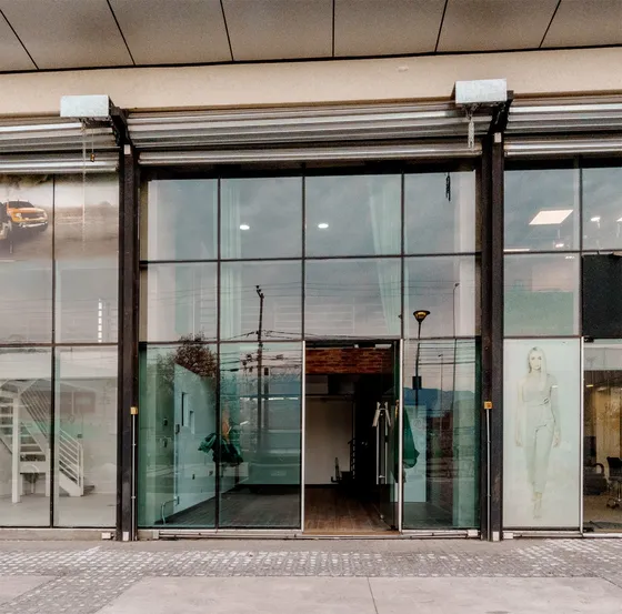 Arriendo Local Av Ossa - Francisco De Bilbao.