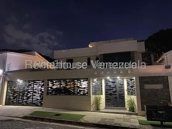 Casa De Lujo  Amplia Con Gym, Terraza, Areas Sociales  Trigal Norte Venta Valencia Carabobo Leida Falcon Lf25-18063