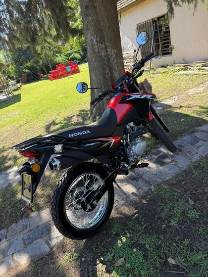 Honda Xr 150l Estetica De Color Roja , Tablero Digital 2025