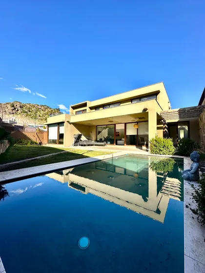 Mediterránea,  Casi Nueva, En Los Nogales