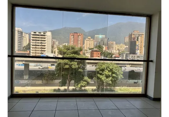 Colinas De Bello Monte/av Ppal/oficina /en Alquiler/oportunidad