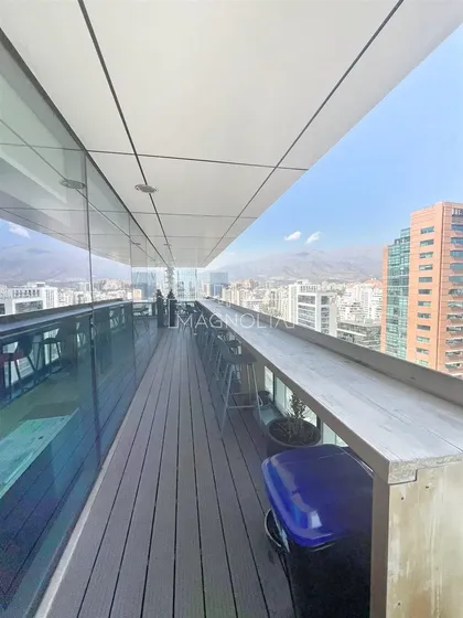Arriendo Amplia Oficina Con Terraza, Escuela Militar
