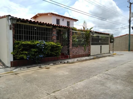 Milagros Inmuebles Casa Venta Cabudare Lara Av Intercomunal Barquisimeto Acarigua La Teura Economica Residencial Economico Código Inmobiliaria Rent-a-house  25-5898