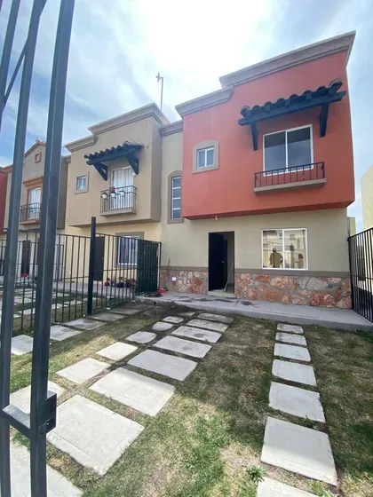 Venta De Casas En Real Solare De 3 Recamaras, 2.5 Baños, Gran Ubicación !!