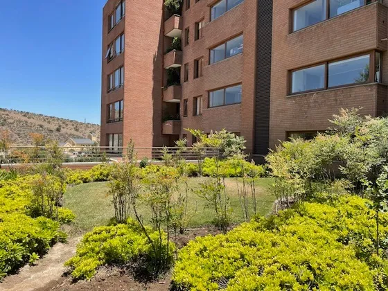 Departamento Duplex En San Carlos De Apoquindo 4 Dormitorios