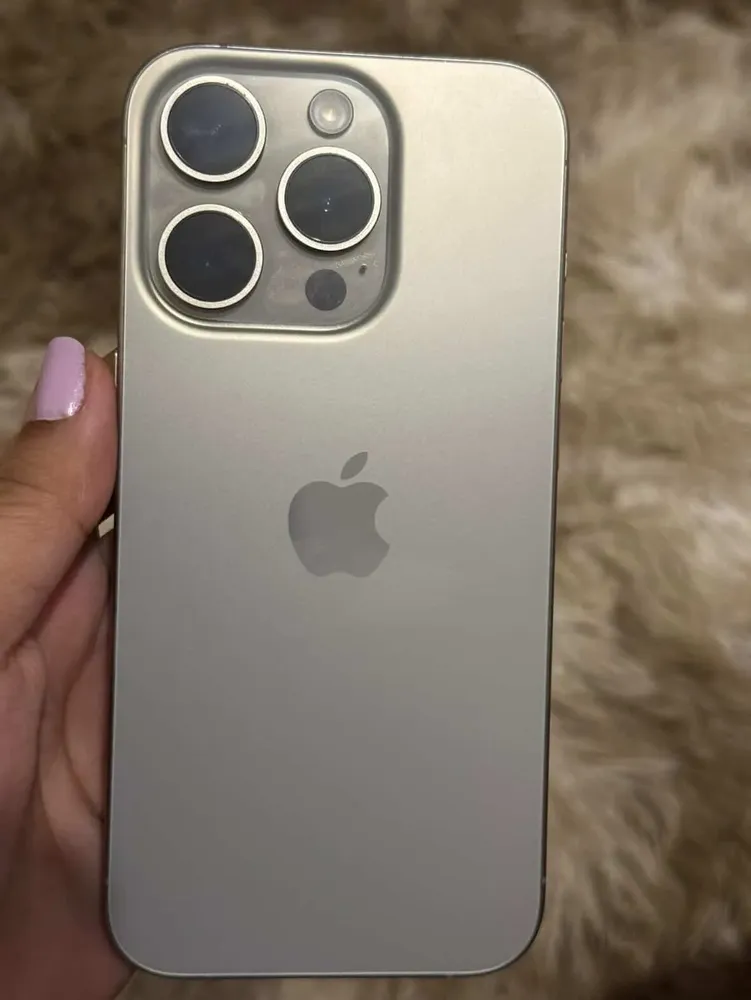 Apple iPhone 15 Pro (512 GB) - Titânio Branco | MercadoLivre
