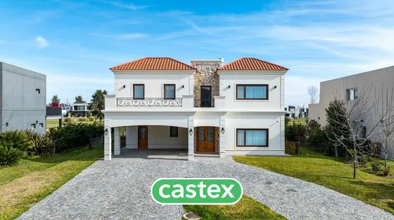 Casa  En Venta En Terralagos, Canning