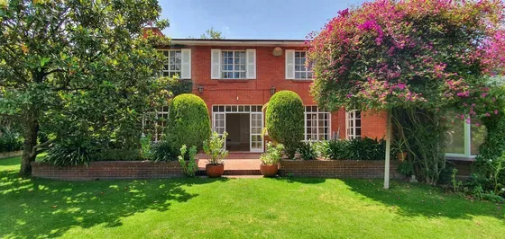 Espectacular Casa En Venta En Lomas Hipódromo