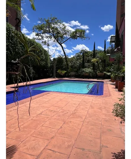 Venta O Renta  Casa Independiente  En El Poblado Inferior Con La 10