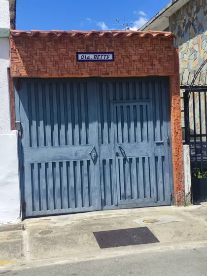 Casa En Alquiler En La California Norte Para Uso Comercial O Mixta Solo Persona Juridica En Calle Residencial Cerrada