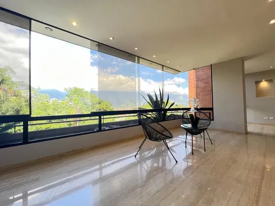Se Alquila Apartamento De 265m2 4h+s/3.5b+s/2pe En Valle Arriba(ic)