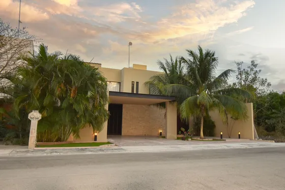 Casa En Venta En Mérida, Privada Jardines De Rejoyada, Komchen ( L. B85)