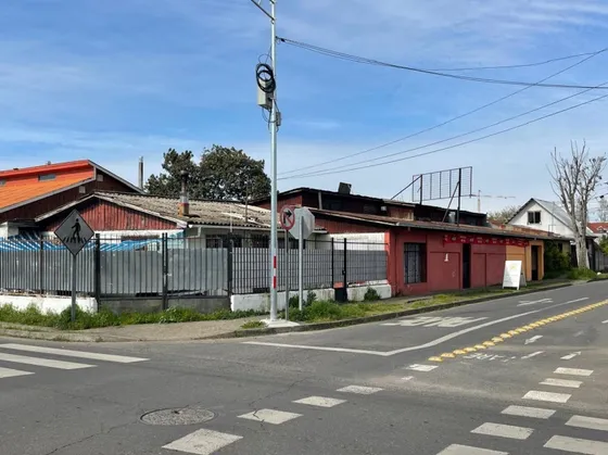 Vendo Propiedad En Esquina De Marchant Con Erasmo Escala