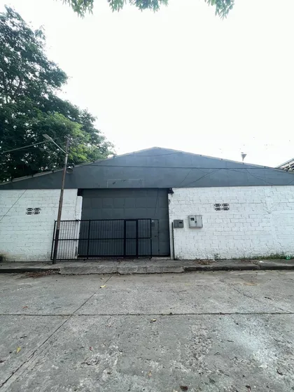 Alquiler Galpon Avenida Bolivar Valencia Negociable Mp Solo Clientes
