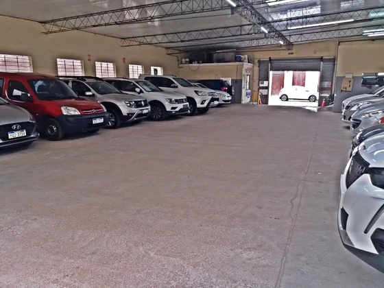 Venta Estacionamiento En Ciudad Vieja - Trabajando A Full !!