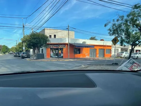 Oportunidad Venta Casa Y Local En Zona Comercial De Villa Te