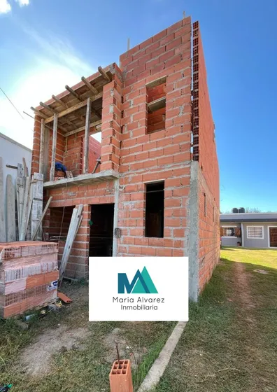Venta Dúplex 4 Ambientes En Mar Del Tuyu, Venta En Pozo, Excelente Ubicación , Calle 8 Nº 7974, La Costa