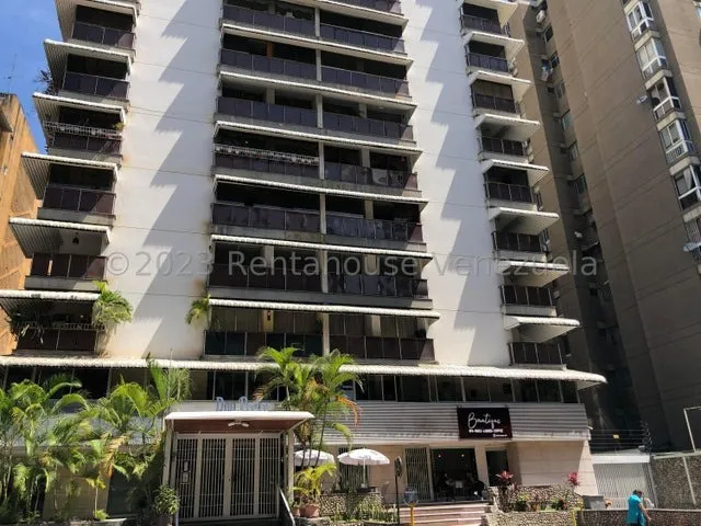 Espacioso Local Comercial A Pie De Calle, En Alquiler, En Los Palos Grandes. 24-9261