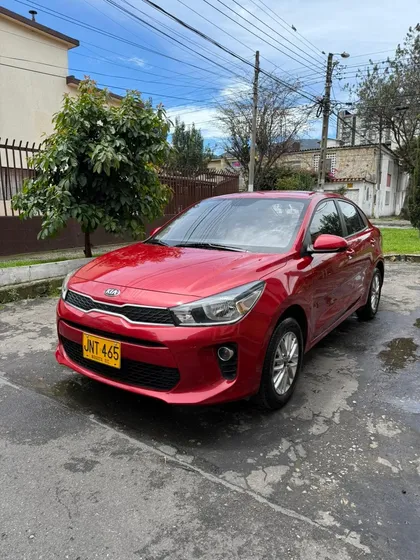 Kia Rio Sedán 1.4 Zenith