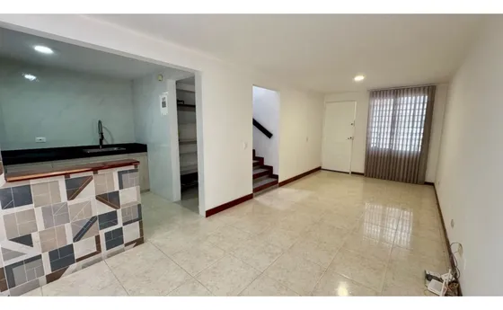 Casa Remodelada De Dos Pisos En Venta - Barrio Santa Ana Palmira Valle