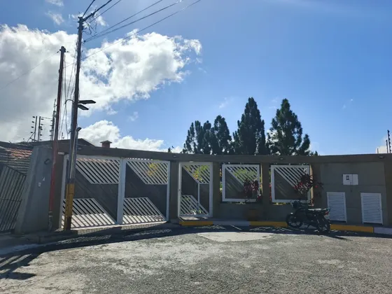 Tiene Piscina Y Esta Cerca Del Club Pan De Azucar