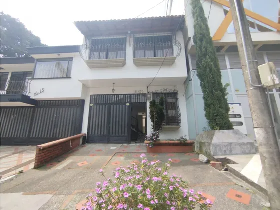 Venta Amplia Casa Sector Pinares Pereira 