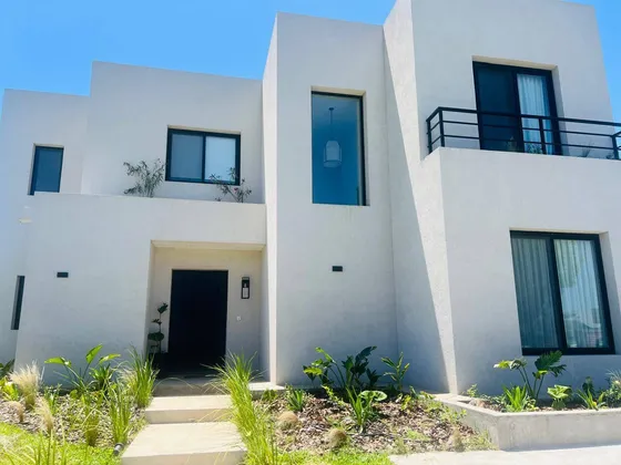 Casa En Venta 5 Ambientes, En Lote Interno Barrio Riberas Puertos Con Pileta