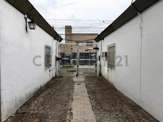 Pventa De Casa 3 Ambientes En Castelar, Morón                                /pppropieda...