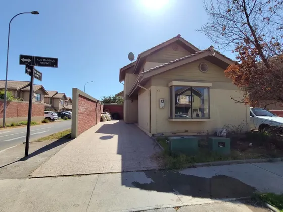 Se Vende Hermosa Casa En Condominio Muy Seguro Y Con Excelen