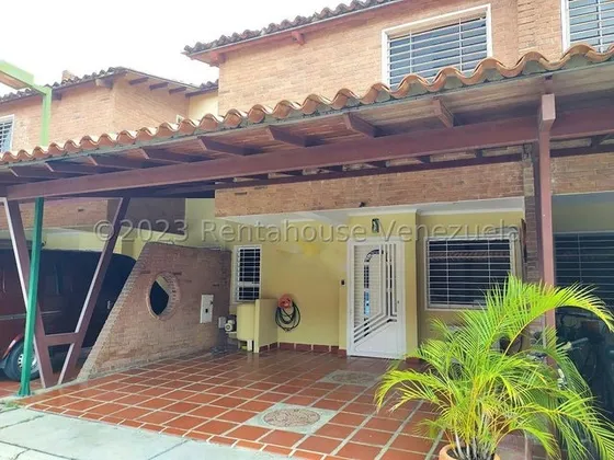 Juan Carlos González. Renta House Carabobo Alquila Townhouse Urb. Villa Jarín San Diego Mls #24-27621 Rah/jcg.