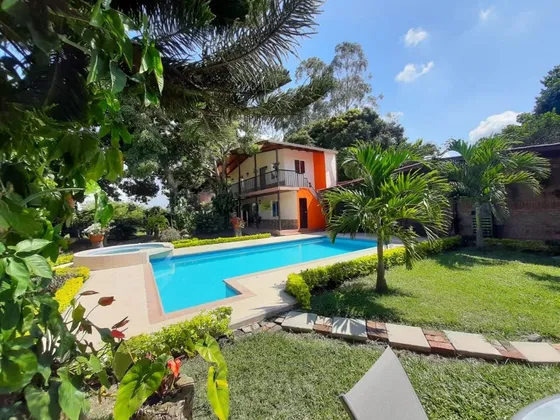 Se Vende Hermosa Finca Con Piscina 3.600 M2 De Terreno Rozo Valle