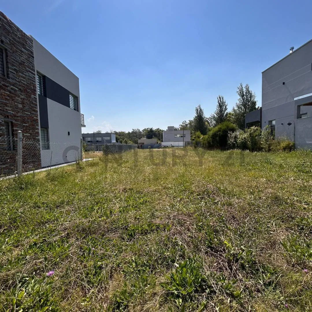 Lot for Sale in City Bell, La Serena Neighborhood