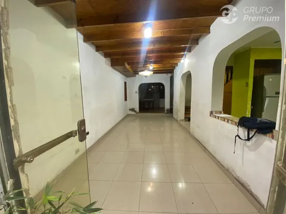 Casa En Venta De 4 Dorm. En La Cisterna