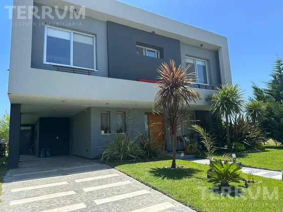 Casa Venta Canning Barrio Santo Domingo