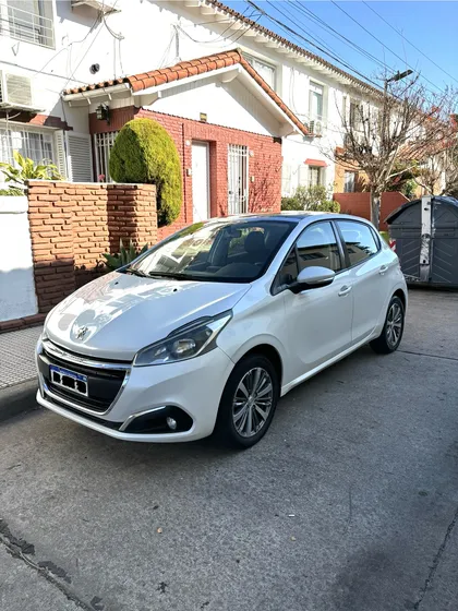 Peugeot 208 1.6 Allure