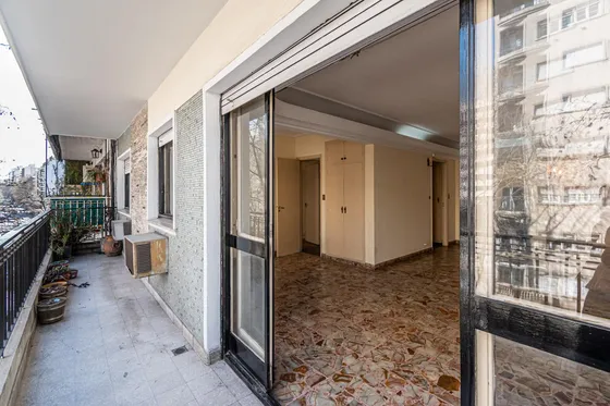 Departamento 3 Ambientes Con Balcón Al Frente Y Dependencia - Venta - Barracas