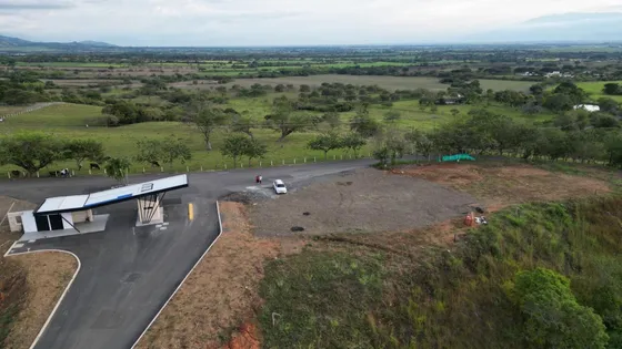 Venta De Lote Esquinero Con Excelente Vista Uso Mixto Via Al Cerrito Via Al Castillo