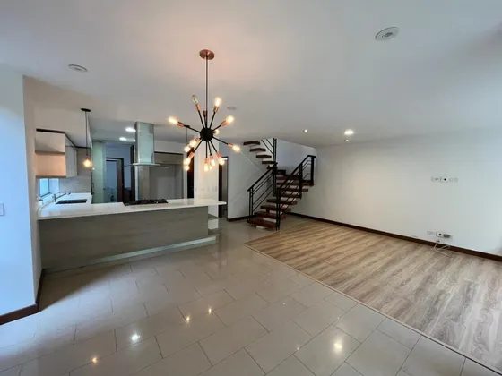 Casas En Venta El Tesoro 643-6522467