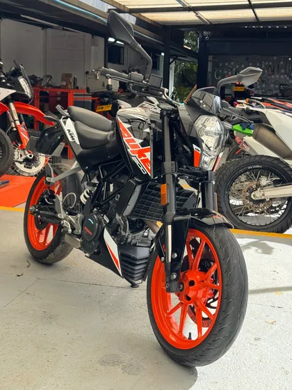 Ktm 200 Duke Clásica 2024