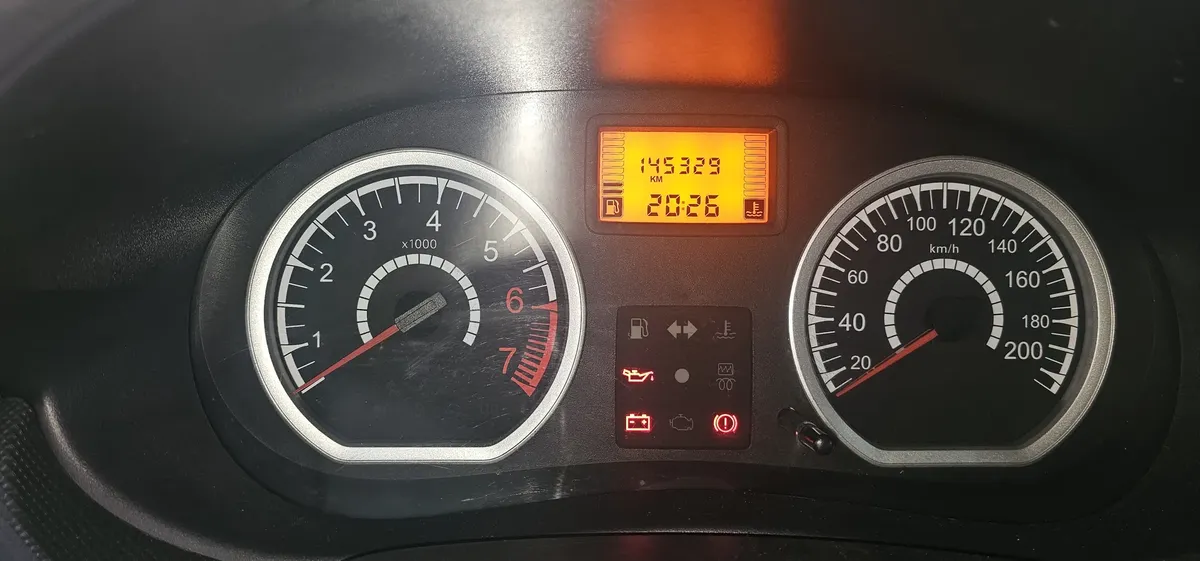 Renault Sandero 2010 1.6 8v Expression Hi-flex 5p — foto 5