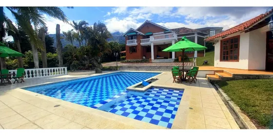 Alquiler Finca Brisas Del Lago  Lago Calima Darién