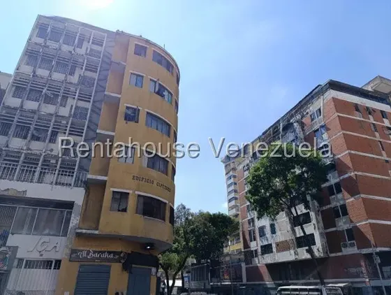 Local En Venta A Pie De Calle, Avenida Lecuna Parroquia Santa Teresa