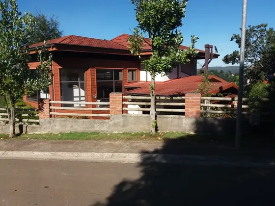 Casa En Venta Pingueral - Tome, 300 M2