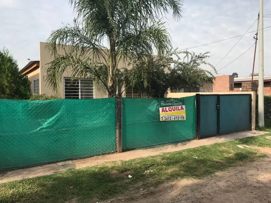 Casa En Alquiler 2 Dormitorios En Roldan