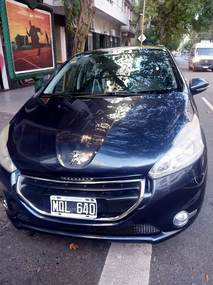 Peugeot 208 1.5 Allure Touchscreen