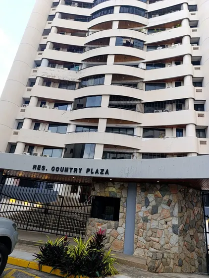 Apartamento En Venta O Alquiler Res Country Plaza 