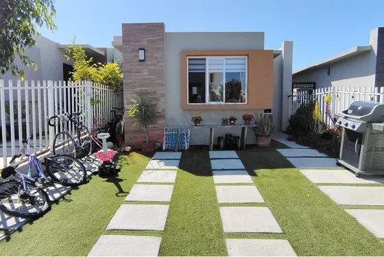 Casa En Venta En Colinas De La Presa, Sección Montebello, Tijuana, Bc.