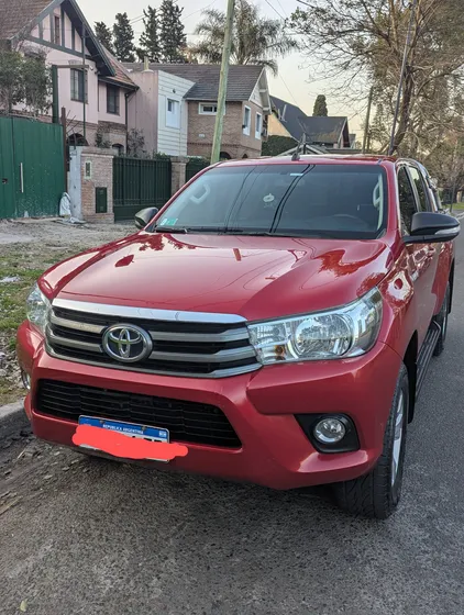Toyota Hilux Pick-up 2.8 Cd Sr 177cv 4x4