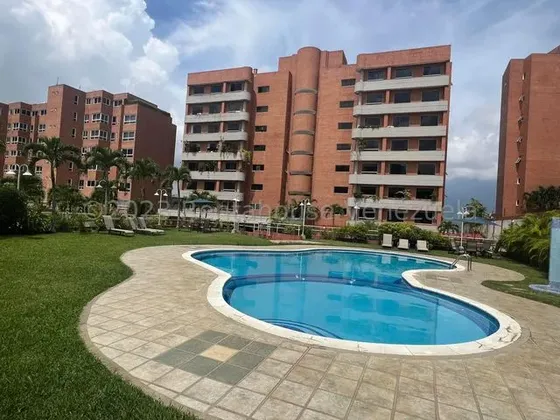 Alquilo Apartamento En Lomas Del Sol Yc #24-10841