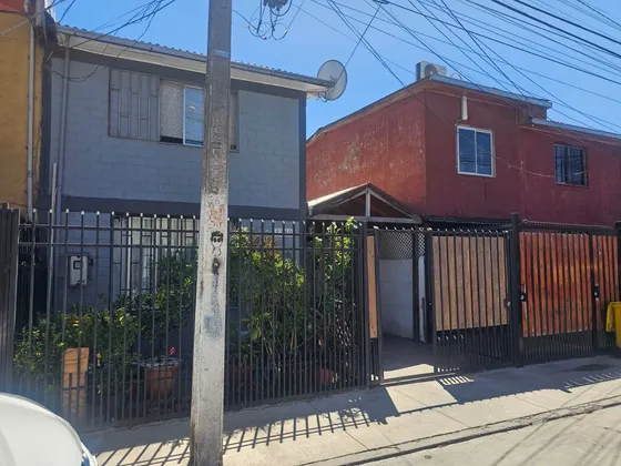 Bella Y Espaciosa Casa En Pudahuel